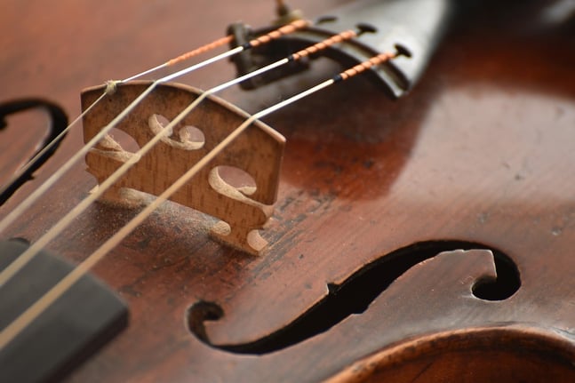 Entretenir les cordes de son violon