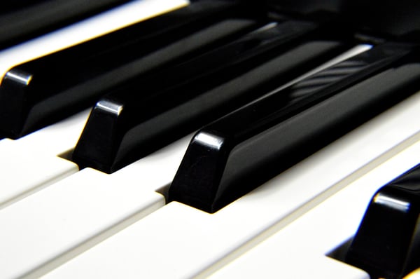 Jouer du piano - Allegro Musique