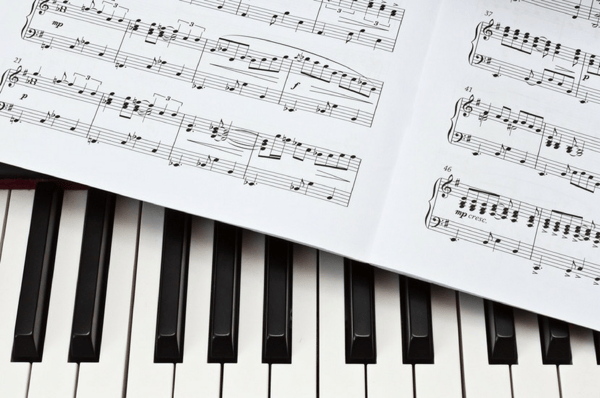 Les meilleures partitions de piano pour les débutants (les meilleurs  recueils et morceaux) 