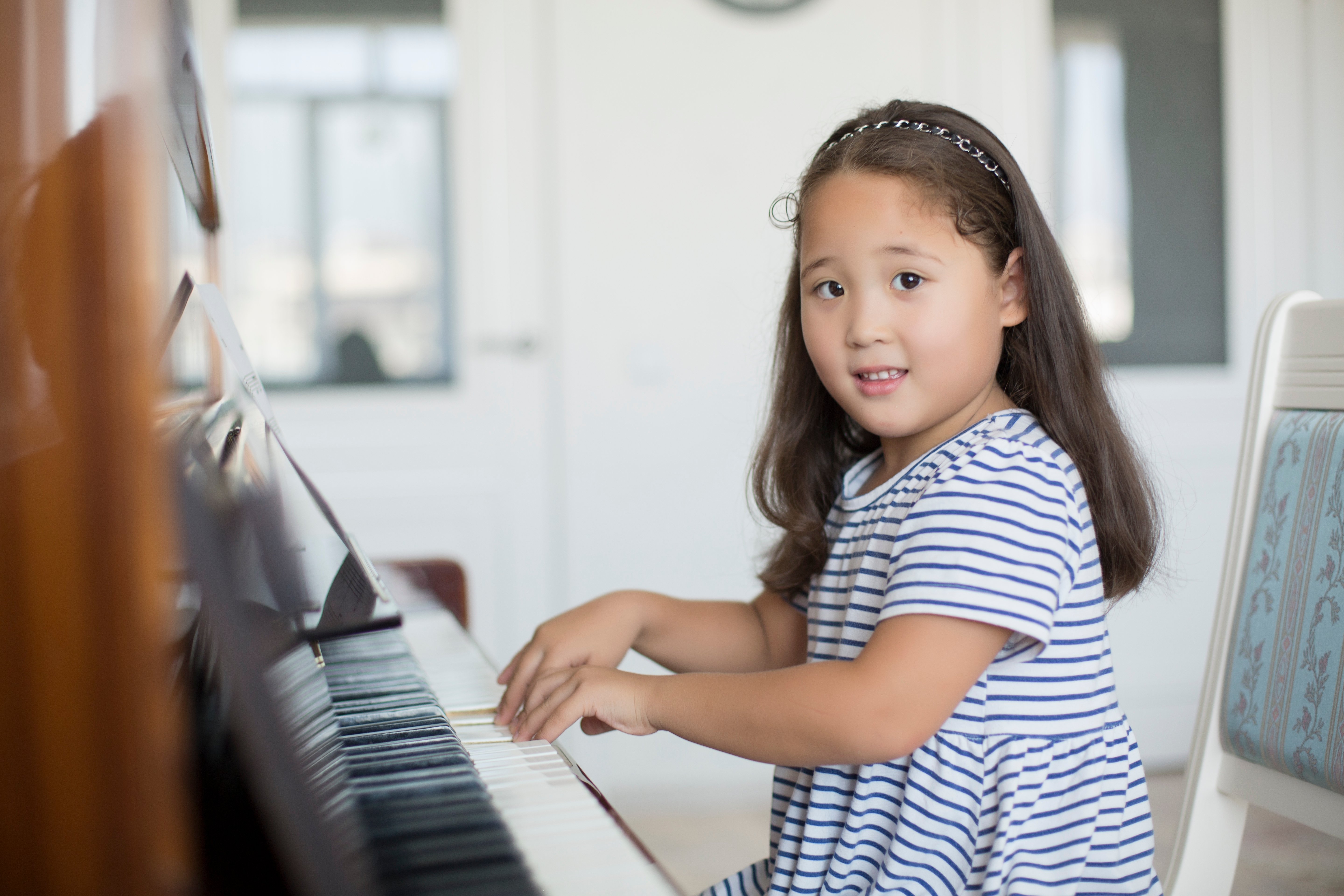 jeune fille piano