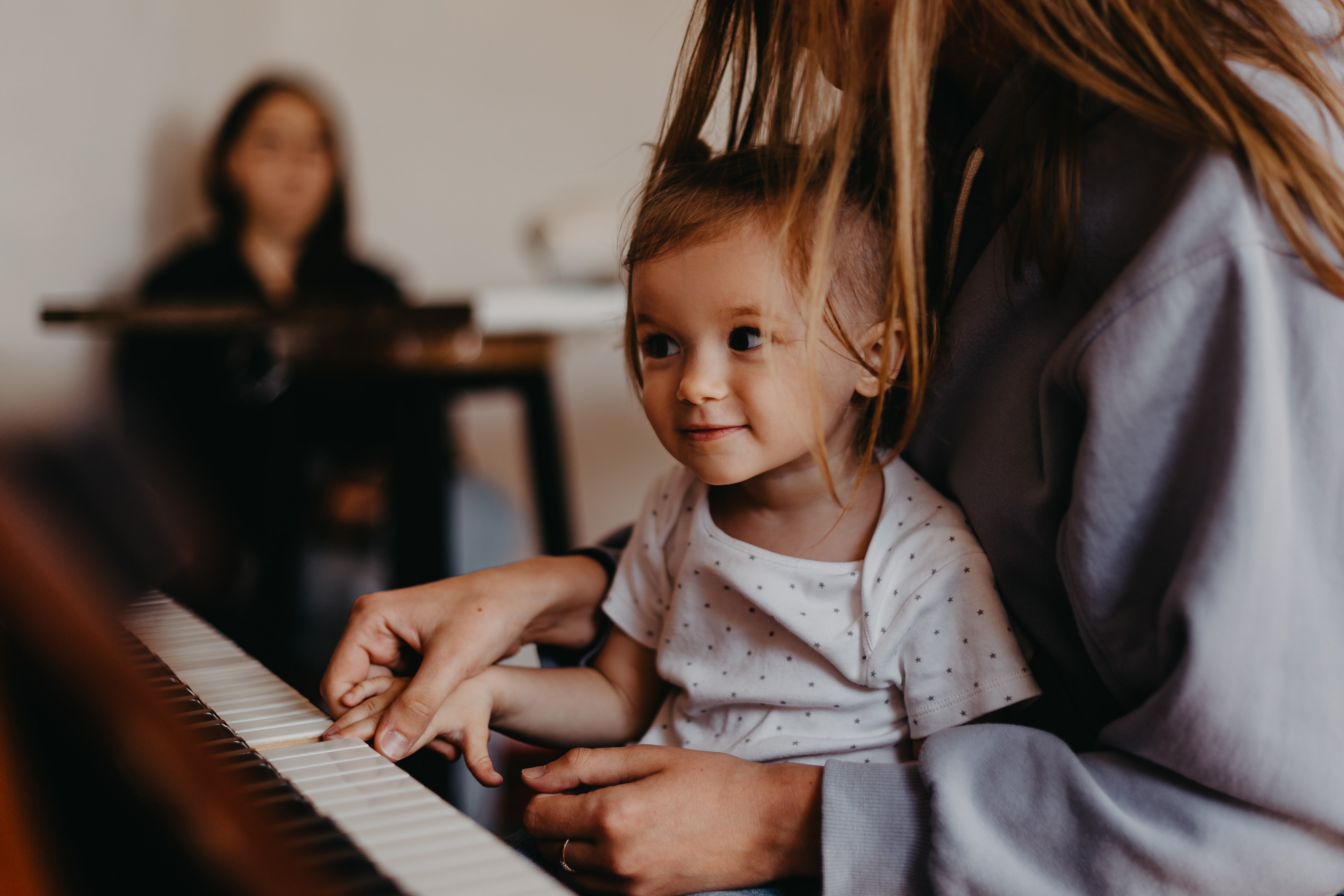 Jouer de la musique améliore les capacités de l'enfant !